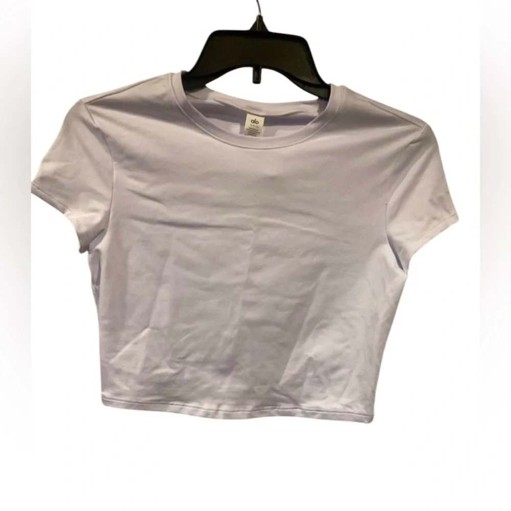 NWT Alo Yoga alosoft cropped finesse short sleeve WHITE Size S - Picture 3 of 5